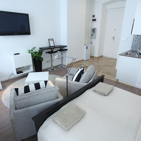 Pearl Apartment In The Center With City View Budapest Bagian luar foto